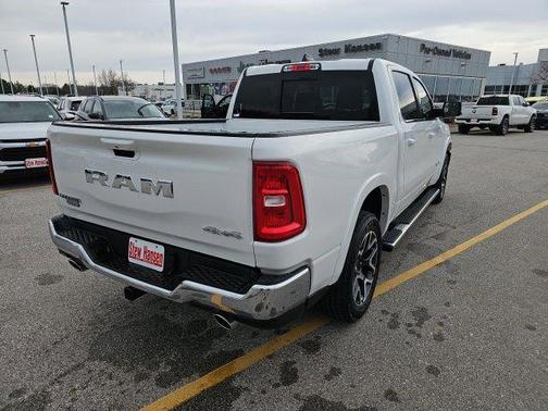 Ivory White Tri-Coat Pearlcoat 2026 RAM 1500 Laramie