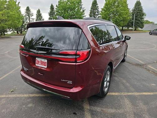 Velvet Red Pearlcoat 2023 Chrysler Pacifica Limited