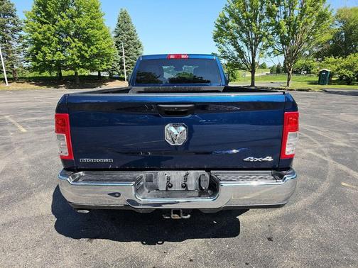 Patriot Blue Pearlcoat 2024 RAM 3500 Big Horn Crew Cab 4x4 8' Box
