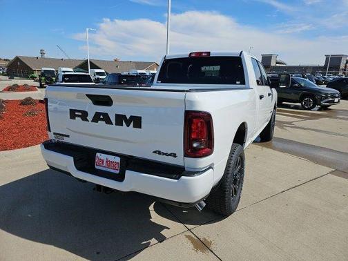 Bright White Clearcoat 2026 RAM 2500 Big Horn Crew Cab 4x4 6'4' Box