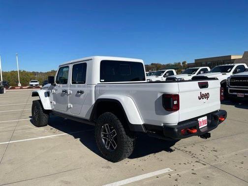 Bright White Clearcoat 2026 Jeep Gladiator Mojave X