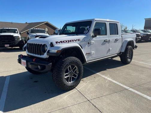 Bright White Clearcoat 2026 Jeep Gladiator Mojave X