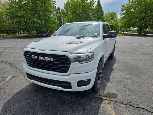 Bright White Clearcoat 2025 RAM 1500 Laramie