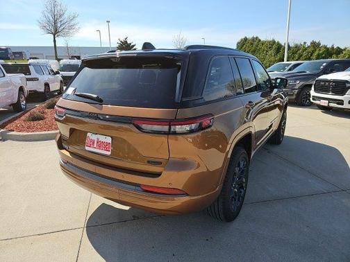 Copper Shino Metallic Clearcoat 2026 Jeep Grand Cherokee Summit