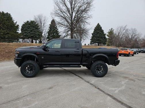 Diamond Black Crystal Pearlcoat 2026 RAM 2500 Big Horn Crew Cab 4x4 6'4' Box