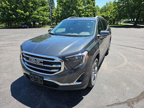 Graphite Gray Metallic 2021 GMC Terrain SLT