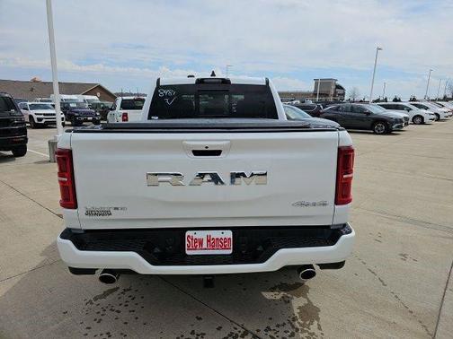 Ivory White Tri-Coat Pearlcoat 2026 RAM 1500 Limited