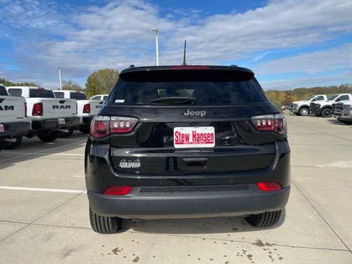 diamond black crystal pearlcoat 2026 Jeep Compass Limited