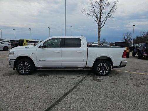 Ivory White Tri-Coat Pearlcoat 2026 RAM 1500 Laramie