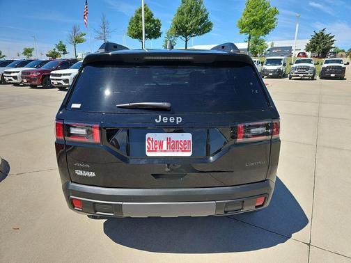 Diamond Black Crystal Pearlcoat 2026 Jeep Cherokee Limited