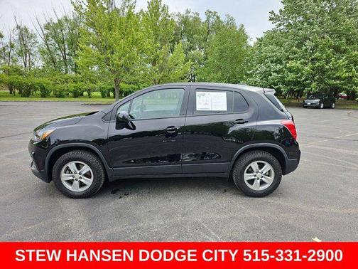 Mosaic Black Metallic 2022 Chevrolet Trax LS