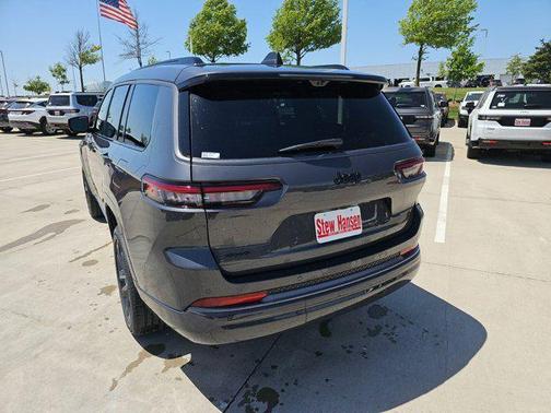 Baltic Gray Metallic Clearcoat 2026 Jeep Grand Cherokee L Limited