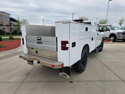 Bright White Clearcoat 2026 RAM 3500 Tradesman Regular Cab 4x4 8' Box