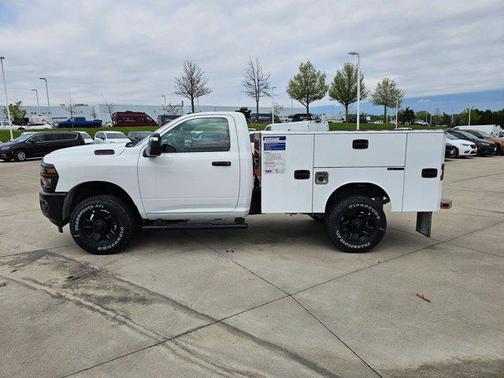 Bright White Clearcoat 2026 RAM 3500 Tradesman Regular Cab 4x4 8' Box