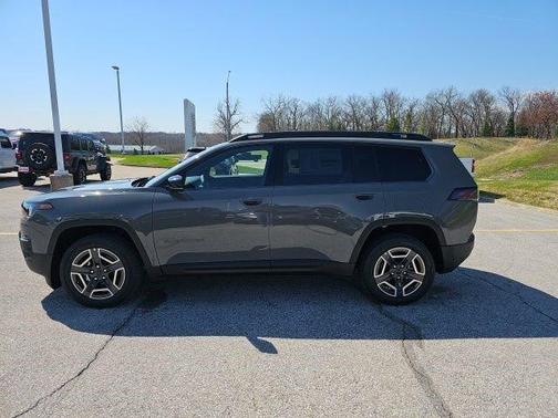 Sting-Gray Clearcoat 2026 Jeep Cherokee Limited