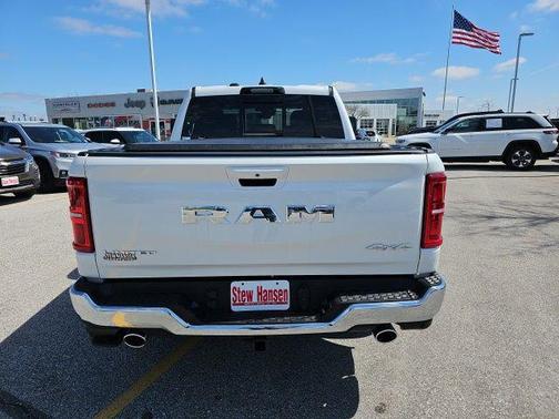 Ivory White Tri-Coat Pearlcoat 2026 RAM 1500 Limited
