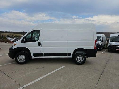 Bright White Clearcoat 2026 RAM ProMaster 2500 Tradesman