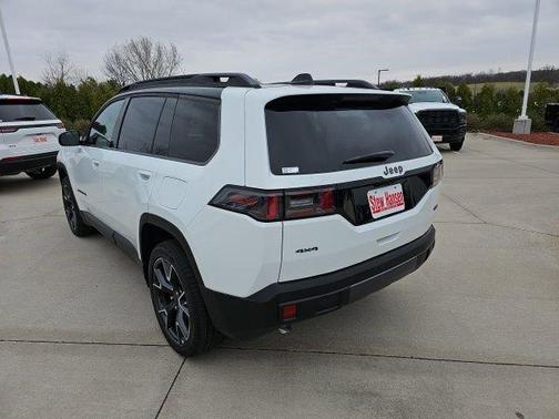 bright white clearcoat 2026 Jeep Cherokee Overland