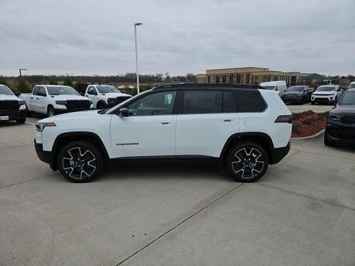 bright white clearcoat 2026 Jeep Cherokee Overland