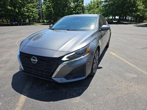 Gun Metallic 2023 Nissan Altima 2.5 SL