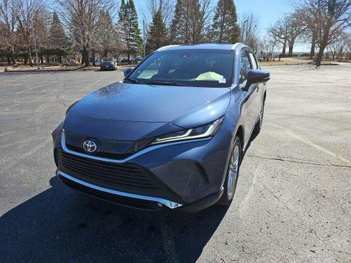 Coastal Gray 2024 Toyota Venza LE
