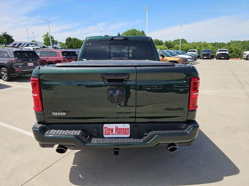 Serrano Green Metallic 2026 RAM 1500 Limited