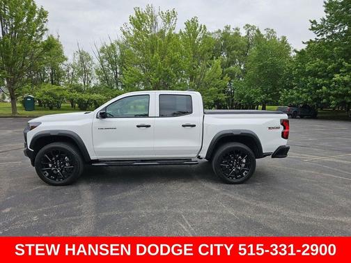 Summit White 2023 Chevrolet Colorado Trail Boss