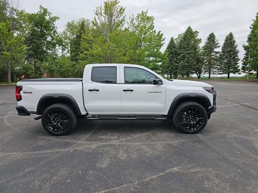 Summit White 2023 Chevrolet Colorado Trail Boss