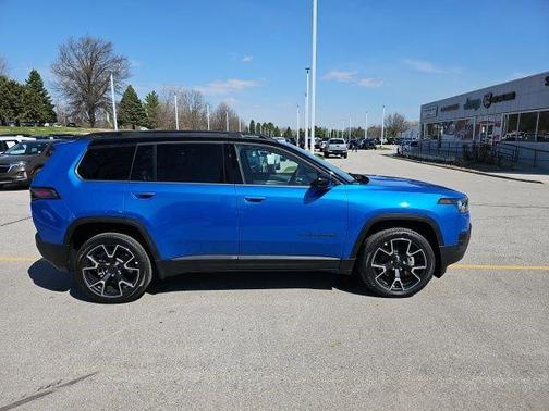 hydro blue pearlcoat 2026 Jeep Cherokee Overland