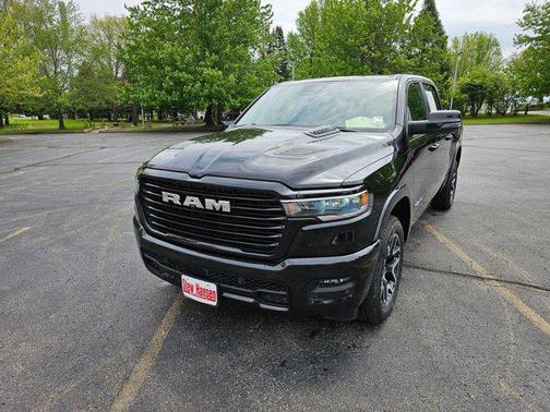 Diamond Black Crystal Pearlcoat 2025 RAM 1500 Laramie