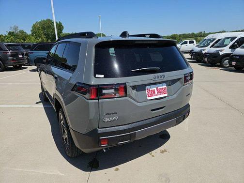 Sting-Gray Clearcoat 2026 Jeep Cherokee Limited