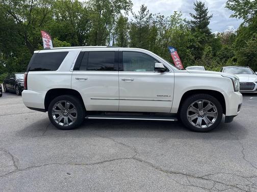 White Diamond Tricoat 2015 GMC Yukon Denali