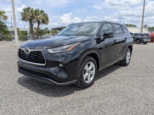 2023 Toyota Highlander LE