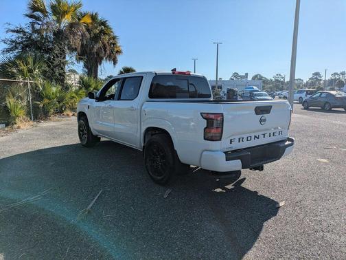Glacier White 2026 Nissan Frontier SV
