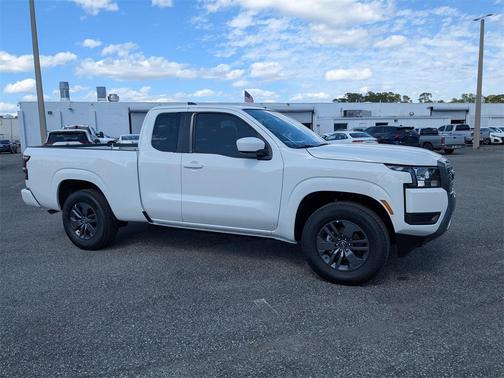 2025 Nissan Frontier SV