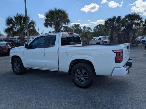 2025 Nissan Frontier SV