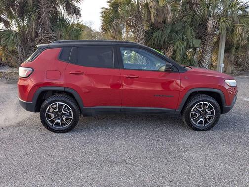 2025 Jeep Compass Trailhawk