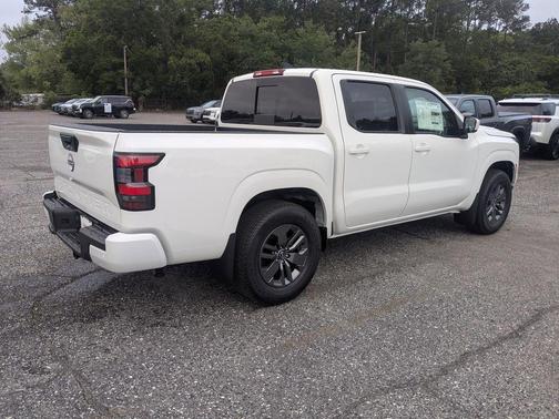 Glacier White 2026 Nissan Frontier SV