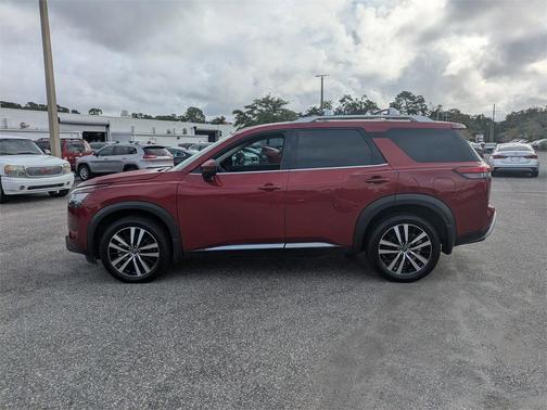 2023 Nissan Pathfinder Platinum 4WD