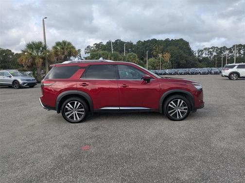2023 Nissan Pathfinder Platinum 4WD