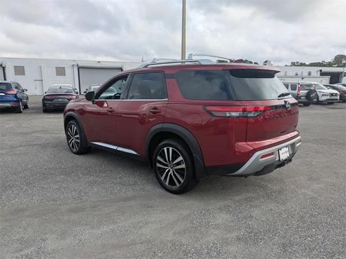 2023 Nissan Pathfinder Platinum 4WD