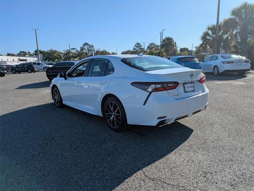 2024 Toyota Camry SE
