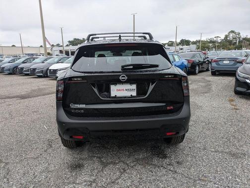 Super Black 2026 Nissan Kicks SR