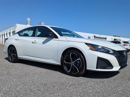 2025 Nissan Altima SR FWD