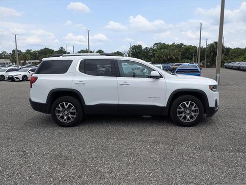 2023 GMC Acadia AWD SLT