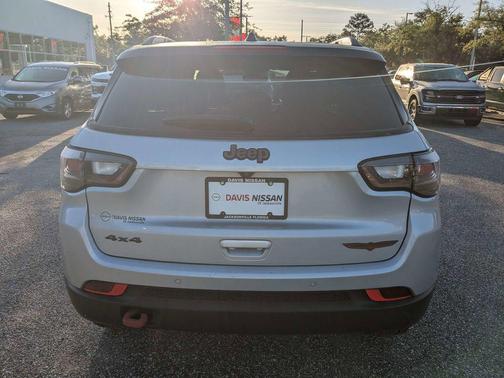 Silver Zynith Metallic Clearcoat 2025 Jeep Compass Trailhawk
