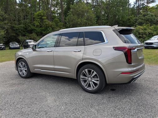2022 Cadillac XT6 Premium Luxury FWD