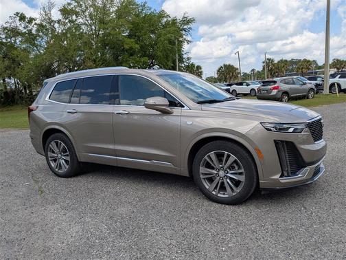 2022 Cadillac XT6 Premium Luxury FWD