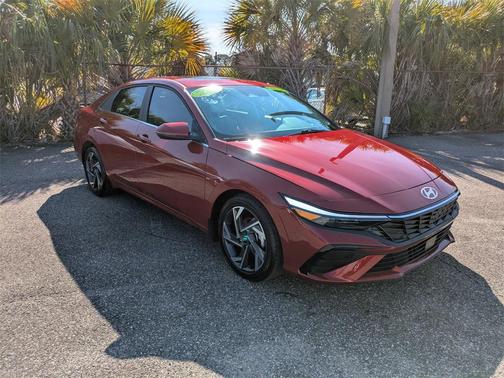 2025 Hyundai ELANTRA Limited