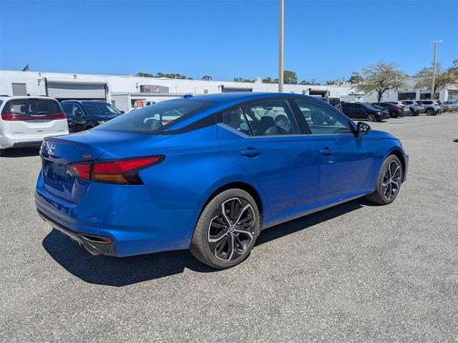 2025 Nissan Altima SR FWD